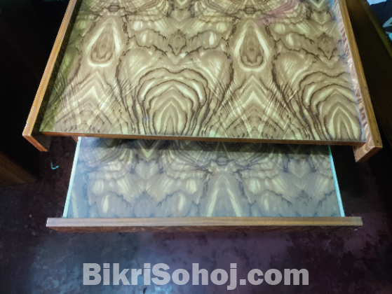ছোট কম্পিউটার টেবিল